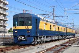<p>　ＪＲ西日本の新型検測車＝２２日、大阪府東大阪市</p>
