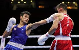 <p>　ライト級２回戦でギリシャ選手を攻める堤駿斗＝ベオグラード（ゲッティ＝共同）</p>