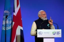 <p>　ＣＯＰ２６の首脳級会合で演説するインドのモディ首相＝１日、英北部グラスゴー（ＡＰ＝共同）</p>