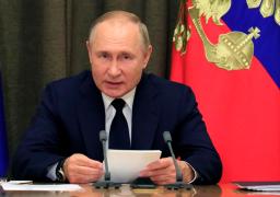 <p>　軍関係者との会合で発言するロシアのプーチン大統領＝１日、ロシア南部ソチ（ＡＰ＝共同）</p>