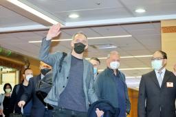<p>　台湾北部の桃園国際空港に到着したＥＵ欧州議会の議員ら＝３日（中央通信社＝共同）</p>