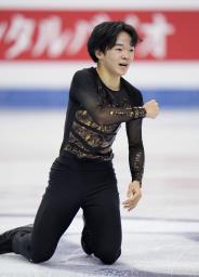 <p>　男子フリーの演技を終え、ガッツポーズする鍵山優真＝トリノ（共同）</p>