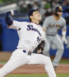 <p>　２回途中から登板したヤクルト・金久保＝神宮</p>