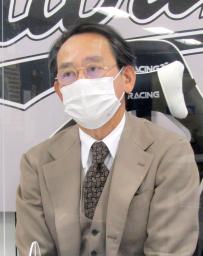<p>　井口監督の続投を発表したロッテの河合克美オーナー代行＝１６日、ＺＯＺＯマリン</p>