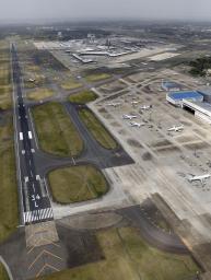 <p>　成田空港</p>