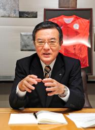 <p>　インタビューに答えるＮＴＴの島田明副社長</p>