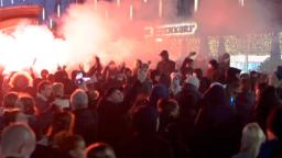 <p>　１９日、オランダ・ロッテルダムで、抗議のために集まった人々（Ｍｅｄｉａ　ＴＶ　Ｒｏｔｔｅｒｄａｍ提供・ＡＰ＝共同）</p>