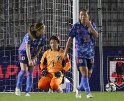 <p>　日本―アイスランド　前半、先制ゴールを許した日本。ＧＫ池田＝アルメレ（共同）</p>