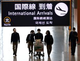 <p>　関西空港の国際線到着ロビー＝３０日午前</p>