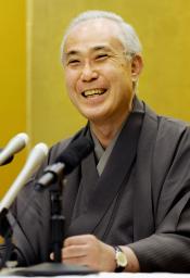 <p>　２０１１年７月、人間国宝に選ばれ喜びを語る中村吉右衛門さん＝東京都中央区</p>