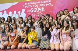 <p>　ＳＧＯ４８の最終オーディションに合格し喜ぶ参加者＝２０１８年１１月、ベトナム・ホーチミン</p>