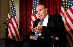 <p>　ボブ・ドール氏＝２０１３年１２月、米ワシントン（ＡＰ＝共同）</p>