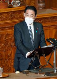 <p>　参院本会議の代表質問で答弁する岸田首相＝９日午前</p>
