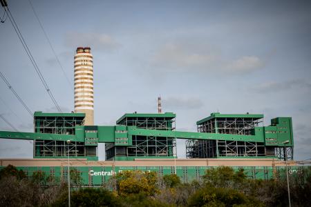 <p>　イタリア南部ブリンディジ近郊にある石炭火力発電所＝２０２３年３月（ゲッティ＝共同）</p>