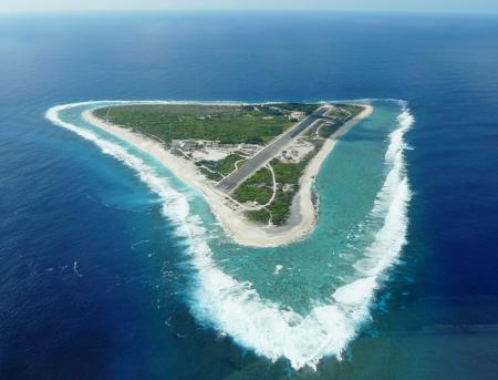 <p>　東京都小笠原村の南鳥島（気象庁提供）</p>