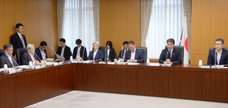 <p>　文科省で開かれた火山調査研究推進本部会議＝２９日午後</p>