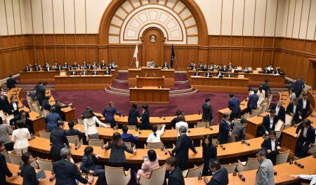 <p>　会期延長を議決した大阪市議会＝２９日午後</p>