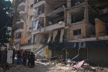 <p>　レバノン・ベイルート南郊でイスラエルの攻撃を受けた建物＝７日（ＡＰ＝共同）</p>