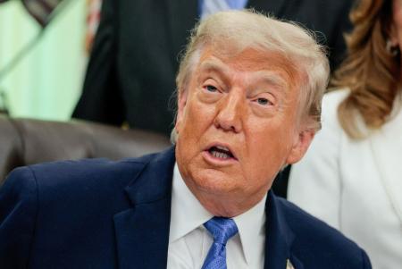 <p>　ホワイトハウスで話すトランプ米大統領＝１０日、ワシントン（ロイター＝共同）</p>