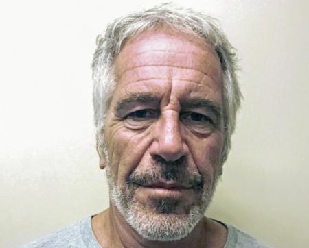 <p>　米富豪エプスタイン氏が２０１９年に逮捕された際の顔写真（ゲッティ＝共同）</p>