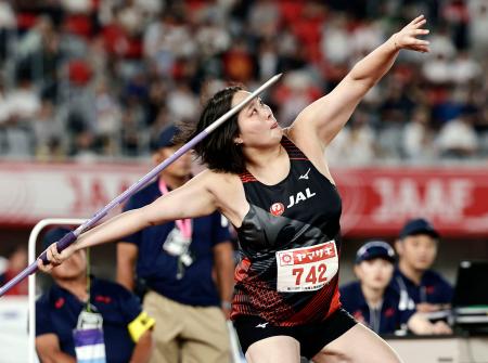 <p>　女子やり投げ　投てきする北口榛花＝パロマ瑞穂スタジアム</p>