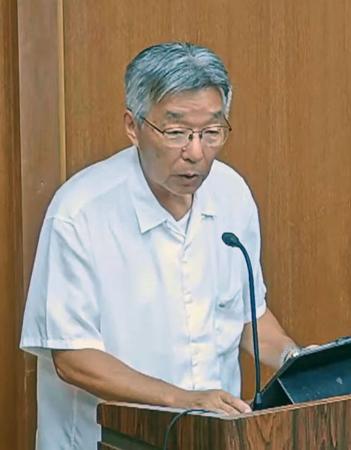 <p>　東京都小笠原村議会で答弁する渋谷正昭村長＝２４日午後（議会の中継映像から）</p>