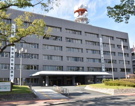 <p>　福岡県警本部</p>