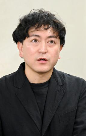 <p>　判決後に記者会見する篠山輝信さん＝２日午後、東京・霞が関の司法記者クラブ</p>