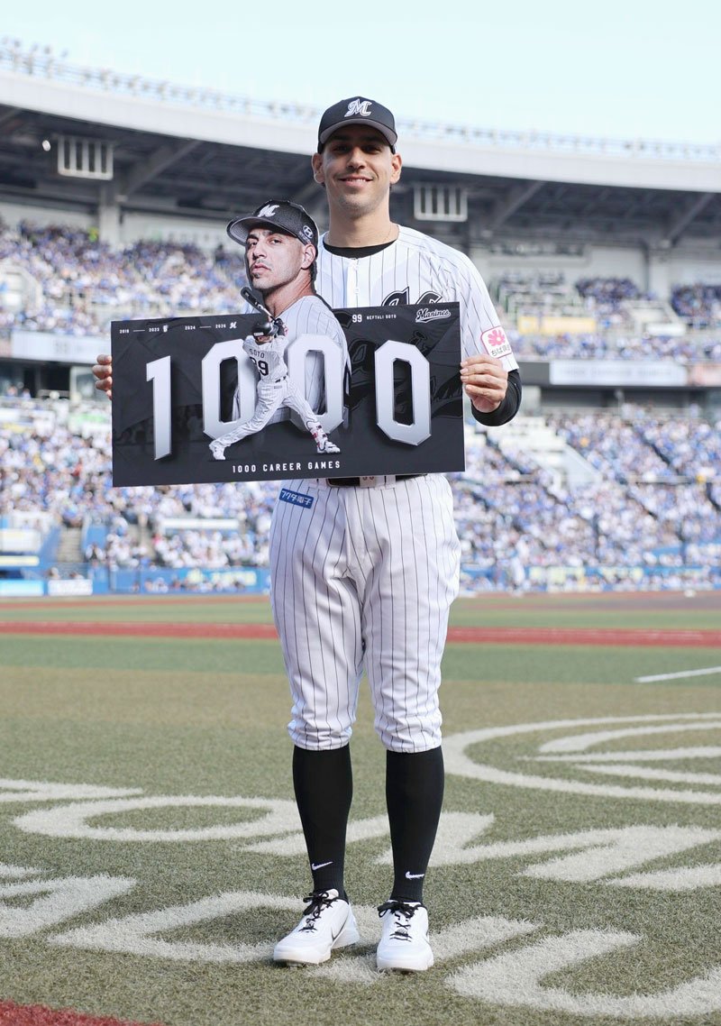 6月13日のDeNA戦で通算1000試合出場を果たしたソト=ZOZOマリン