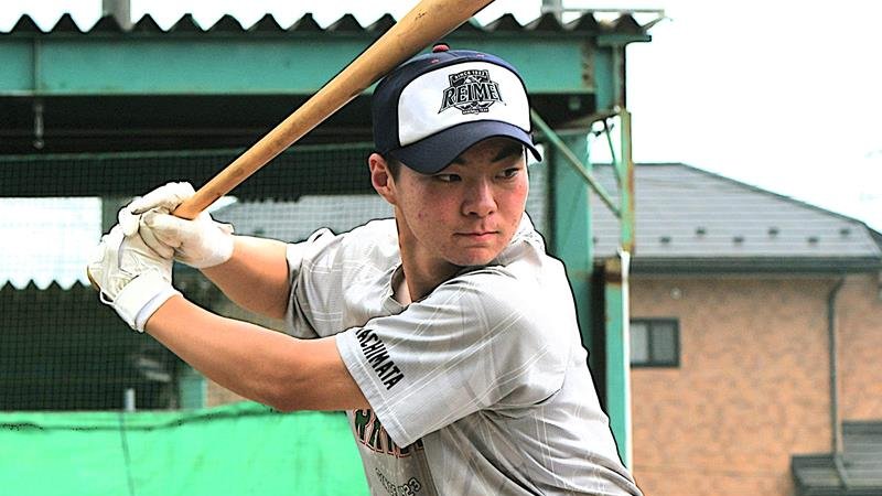 不動の4番打者として甲子園を目指す千葉黎明・佐々木悠晴=八街市