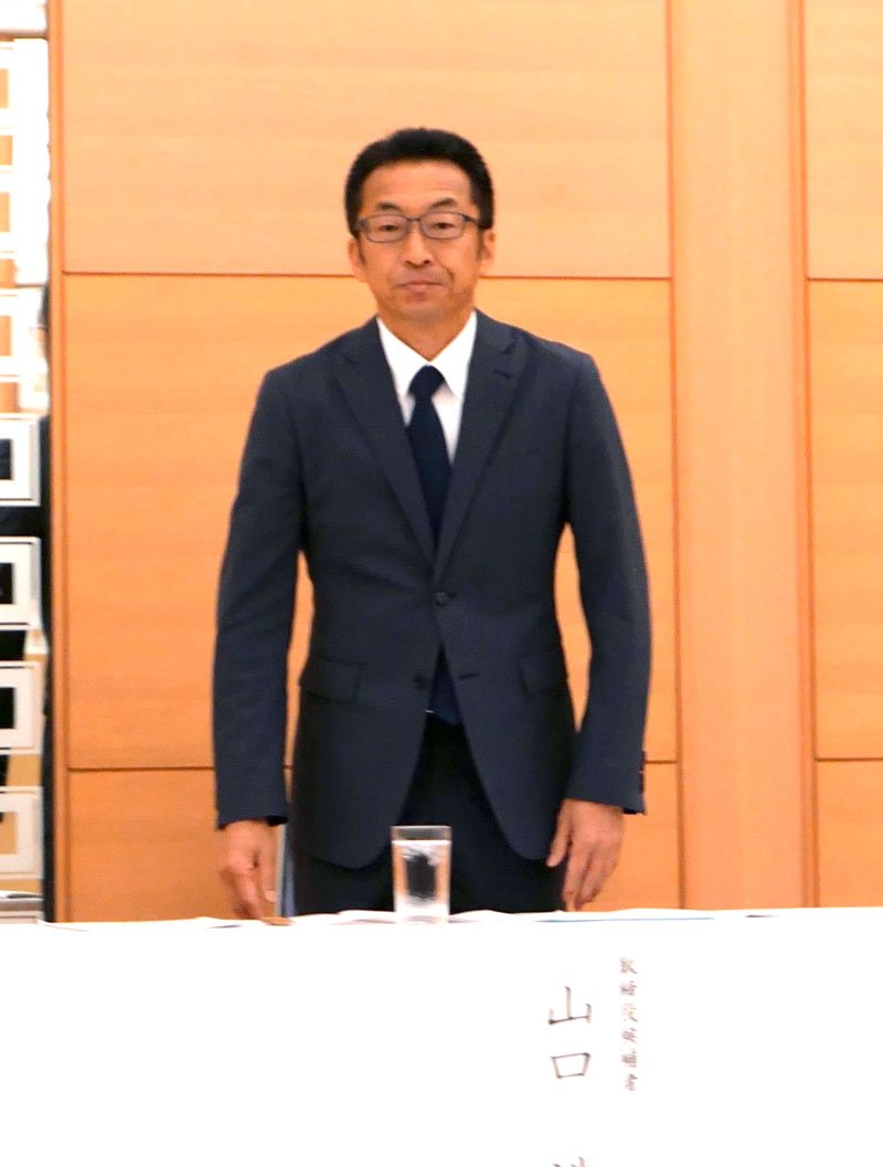 株主総会で承認された山口新社長＝２９日、千葉市中央区