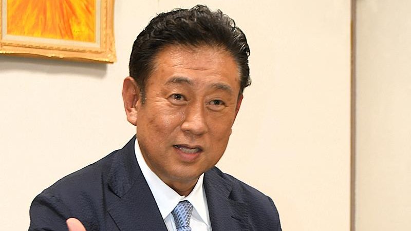 インタビューに応じる県高野連の田口会長=千葉市稲毛区