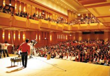 役者とエキストラが一体　「のだめカンタービレ」（フジテレビ） 京葉銀行文化プラザ音楽ホール（旧ぱ・る・るプラザ千葉、中央区）　【ロケ地を訪ねて】