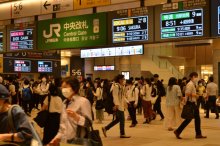 鉄道寸断、帰宅困難続出　翌日も混乱、通勤客ぐったり　「密でコロナ心配」　千葉県内で震度５弱