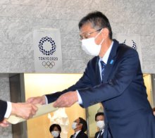 松本氏、医療問題解決に意欲　本庄氏「緊張感ある国会に」　当選証書授与　【衆院選ちば２０２１】