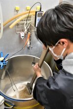 狙う風味に数学応用　千葉大生がクラフトビール　最適ホップで仕込み開始　習志野