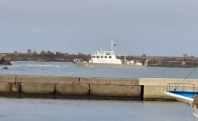 【動画あり】釣り男性、消波ブロックに転落　岸から４００メートルの防波堤　海保ヘリで救助　銚子・外川漁港