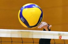 市船橋高男子バレー部員に暴行　顔にボール投げつけ、髪引っ張る　元顧問を略式起訴　佐倉区検