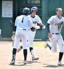 けが乗り越え決勝３ラン　柏井・梶丸　第１０５回全国高校野球　千葉大会　第３日