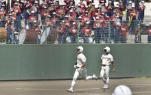 打線けん引完璧満塁弾　拓大紅陵・菰田　第１０５回全国高校野球　千葉大会　第８日