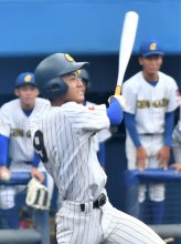 中央学院、要所で勝負強さ　秋季千葉県高校野球大会　第３日