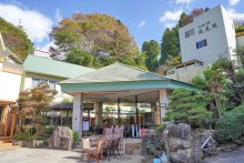 紅葉シーズン前の１１月２日再開　台風１３号で被災の旅館「滝見苑」　名所・養老渓谷、復興へまた一歩
