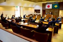 相次ぐ愚行募る不信　初心に戻り政治活動を　地方議員３人逮捕　【回顧２０２３　取材メモから】（下）