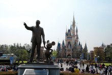 「脱舞浜」の難題に挑む　少子化、海外パークが逆風　【解けない魔法　東京ディズニーリゾート３０周年】（１０）リゾートの将来像　（２０１３年４月１９日付千葉日報）