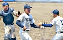 必死の継投反撃かわす　市船橋　第１０６回全国高校野球　千葉大会　第１２日