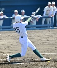 背番号１５　反撃のろし　専大松戸・高貝　第７８回春季千葉県高校野球大会　第５日
