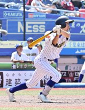 中央学院４年ぶり４強　小林、挽回の勝ち越し打　第１０７回全国高校野球　千葉大会　第１３日