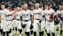 終盤意地の２点、夏終幕　強力打線に好投手の壁　市船橋　第１０７回全国高校野球選手権大会