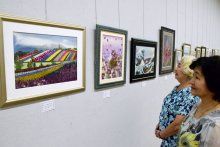 押し花に魅せられて　女性２５人が絵画作品披露　茂原