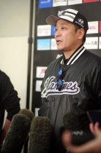 凍る寒さも臨機応変　千葉ロッテ　【サブロー監督　キャンプ日記】